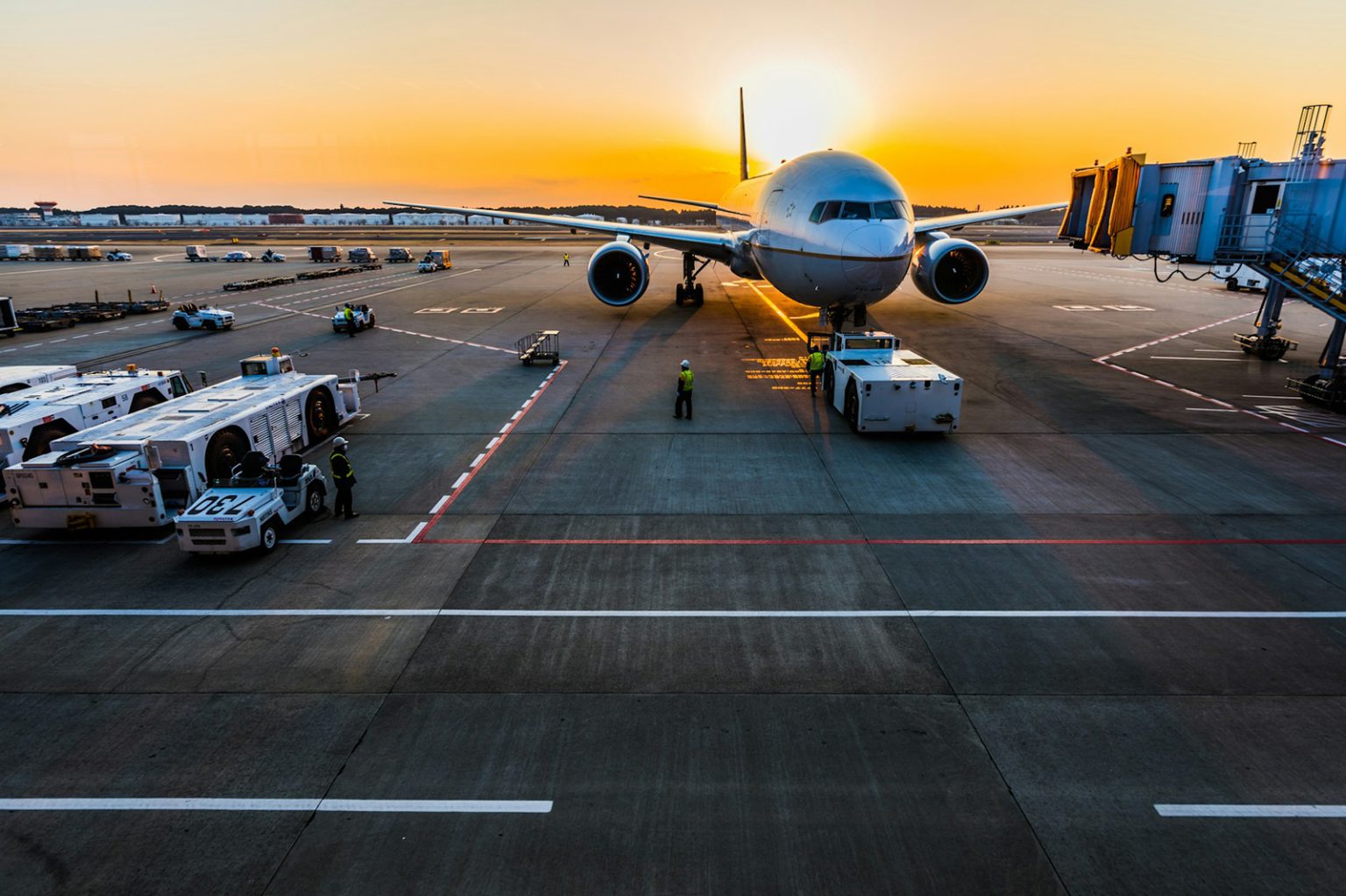 Rute noi și schimbări de zboruri din România pentru 2026: ce se lansează din aeroporturile regionale.